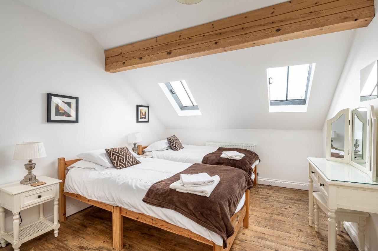 The Old Coach House Apartment York Exterior photo