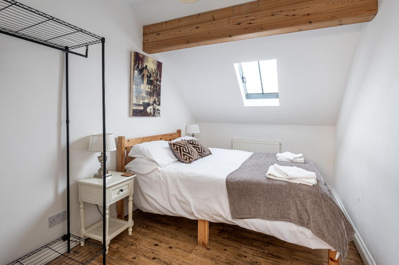 The Old Coach House Apartment York Exterior photo